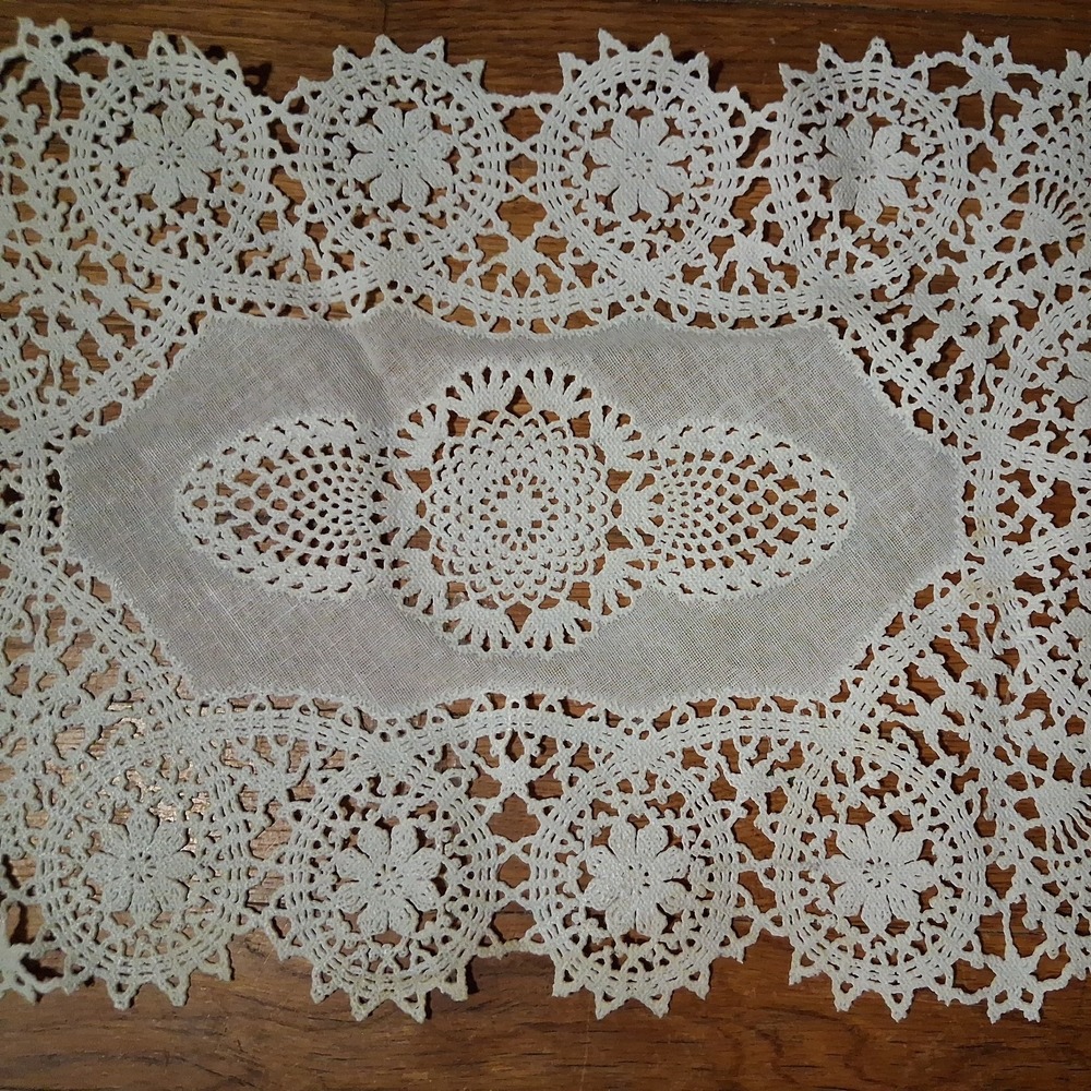 Vintage K.I.C. Vinyl Lace Victorian Cottagecore Placemats 24 Piece Set Taiwan